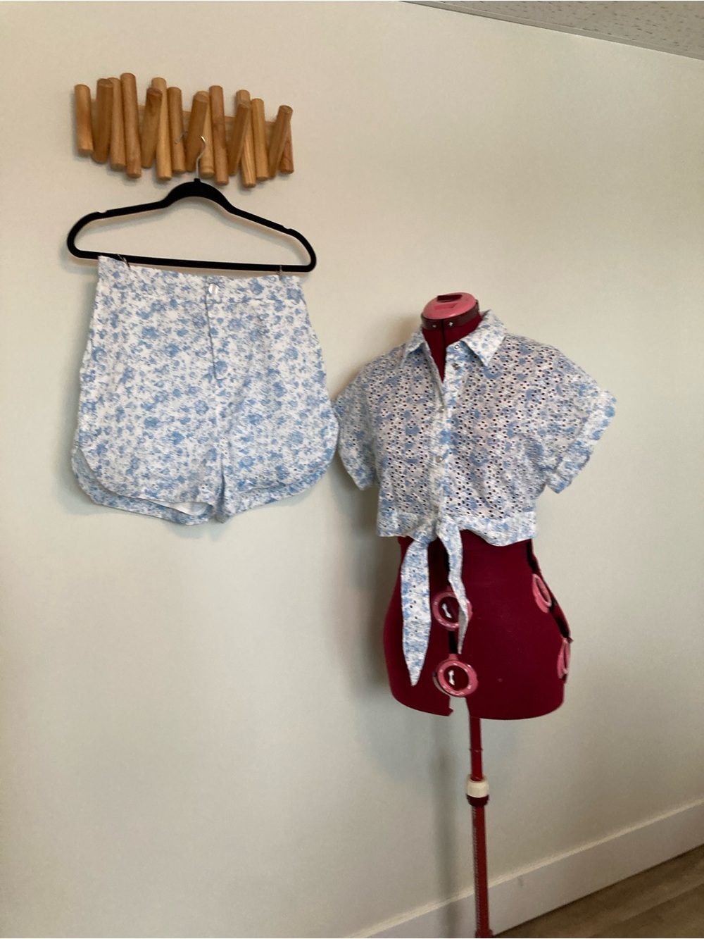Simons Light Blue and White Floral High-Waist Women’s Shorts